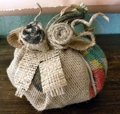 burlap pumpkins