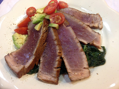 coffee tuna on spinach